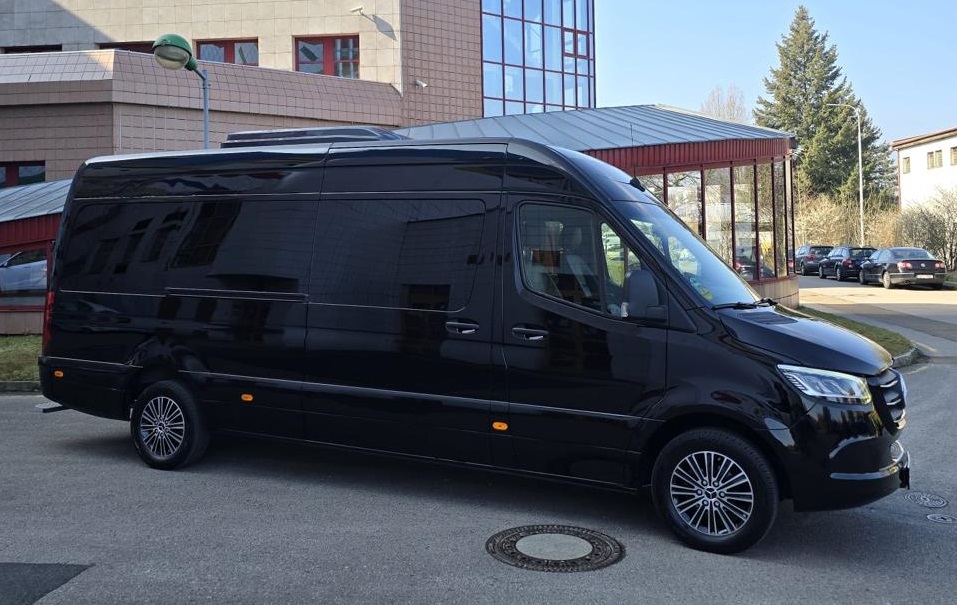 Minivan