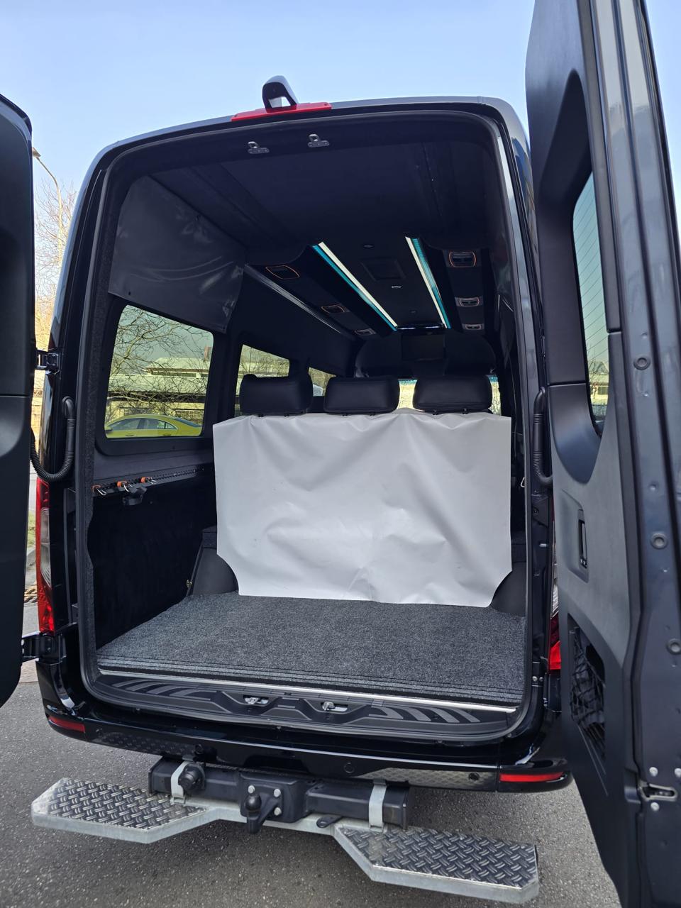 Minivan