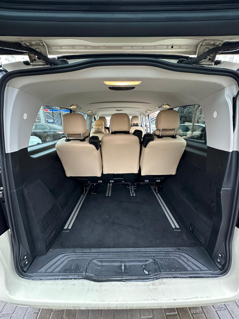 Minivan